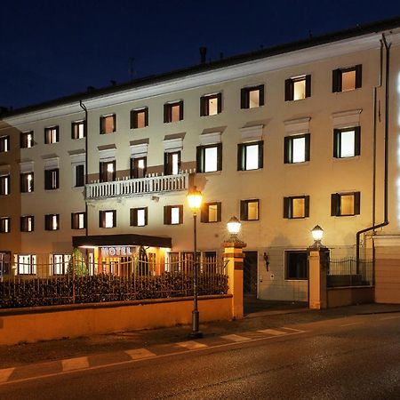 Hotel Doriguzzi Feltre Luaran gambar